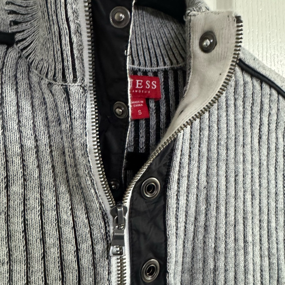 Men’s Guess Gray Zip-Up Ribbed Sweater size small - Picture 7 of 12